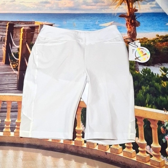 Tail‎ White Shorts Size 2 NWT - Picture 1 of 5